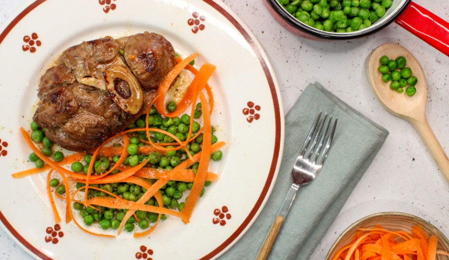 In cucina col Vitello | Ossobuco con piselli e carote