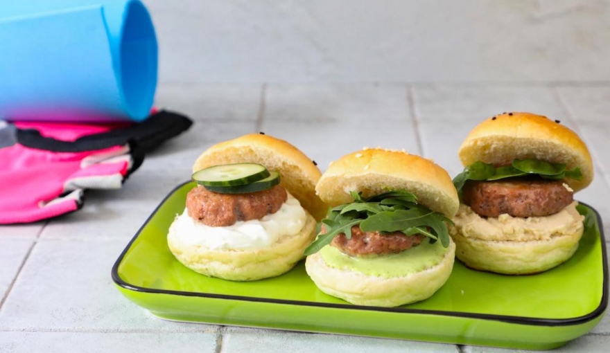 Mini hamburger "fit" di vitello: gusto e leggerezza in tre varianti