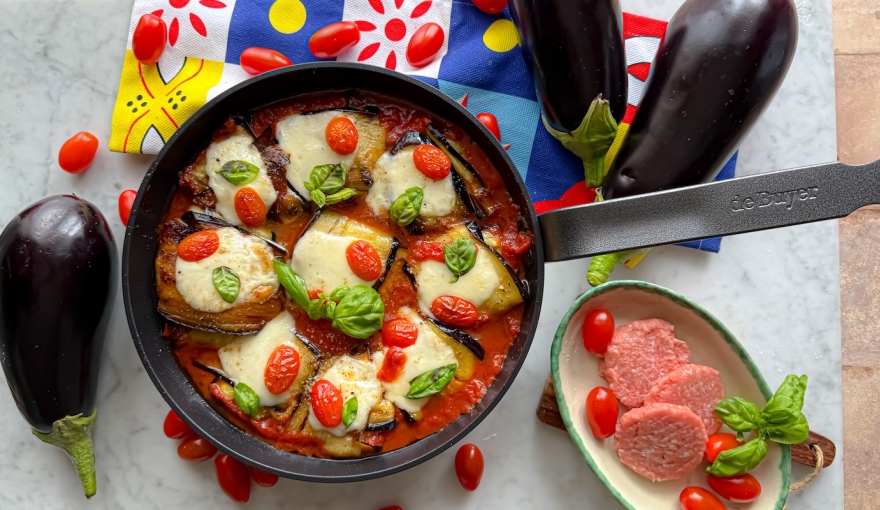 Fagottini di melanzane alla parmigiana con mini burger di vitello