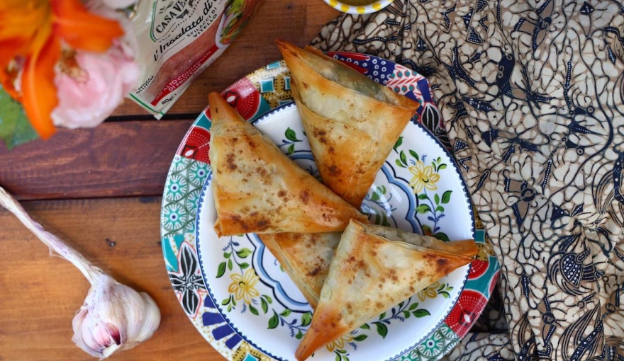 Samosa con sfilacci di vitello 