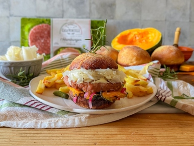 Burger dell’Orso con zucca, cipolla in agrodolce e Raspadura