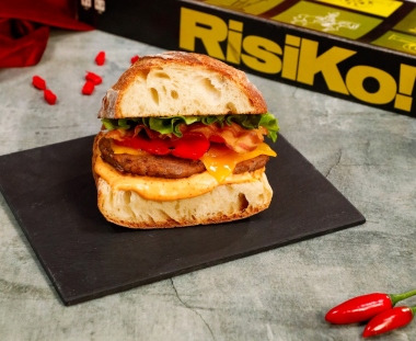 Ciabatta burger con salsa piccante