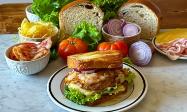 Burger di vitello con pan brioche e chips