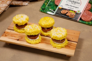 Mini hamburger con risotto allo zafferano