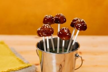 Lollipop di polpettine di vitello glassate alla BBQ e miele